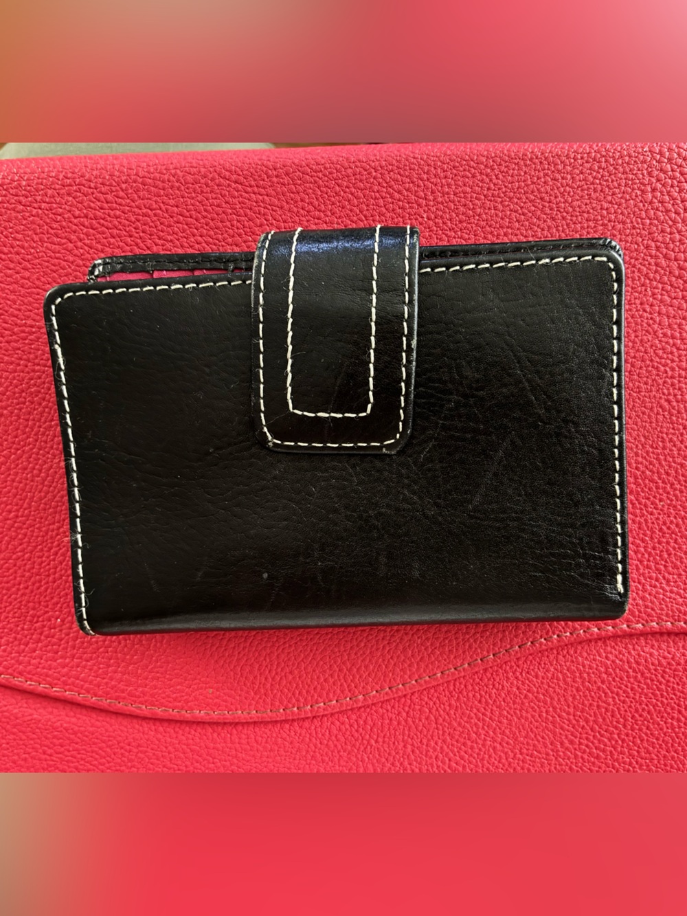 Fossil Genuine Leather Black Trifold Wallet with Snap Closure